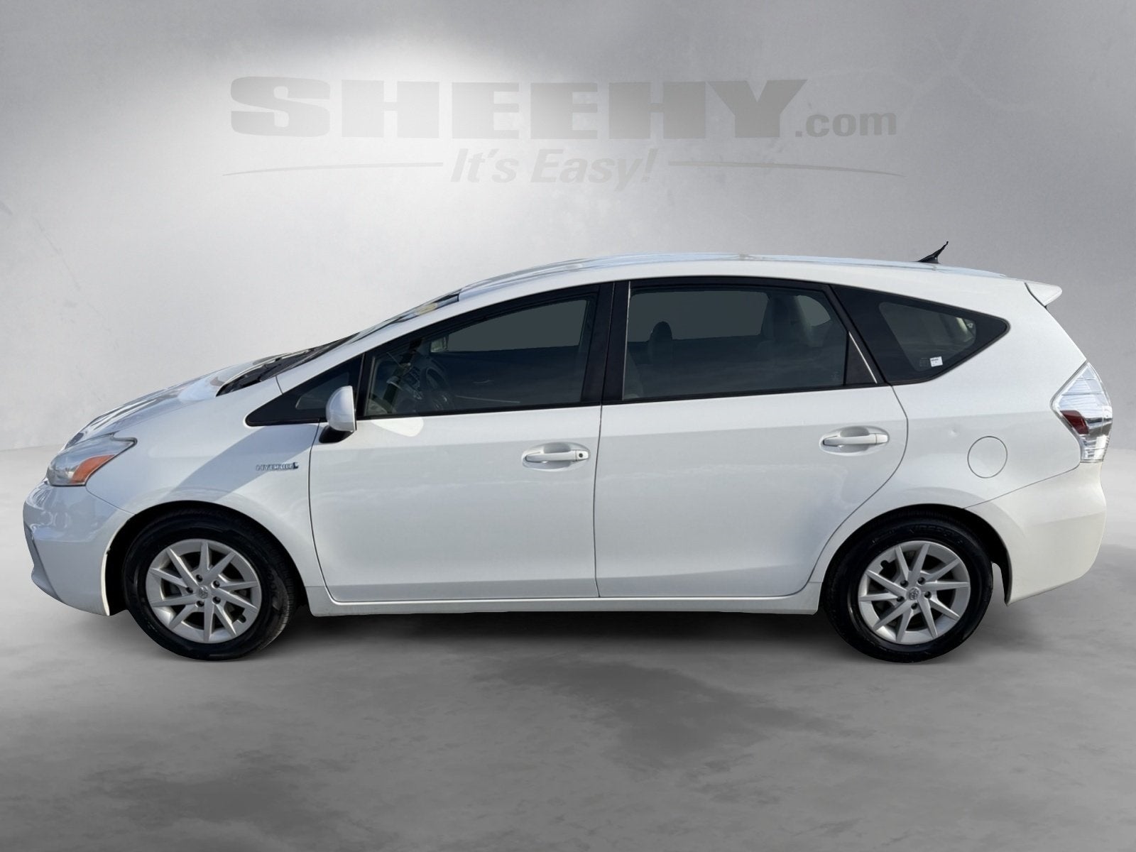 2013 Toyota Prius v Two