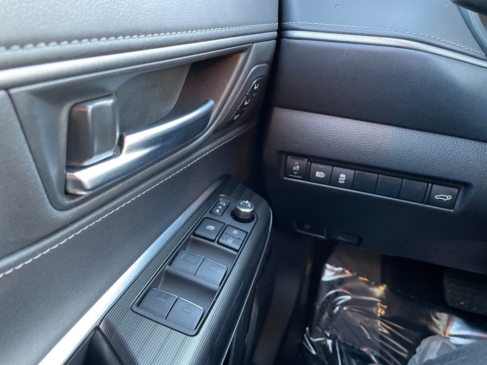 2024 Toyota Venza Nightshade