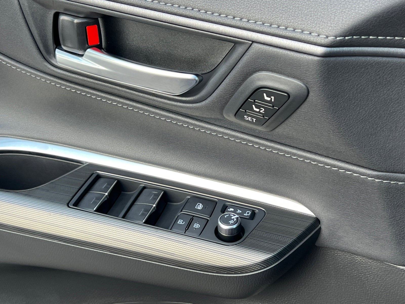 2024 Toyota Venza Nightshade