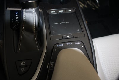 2020 Lexus UX 250h Base