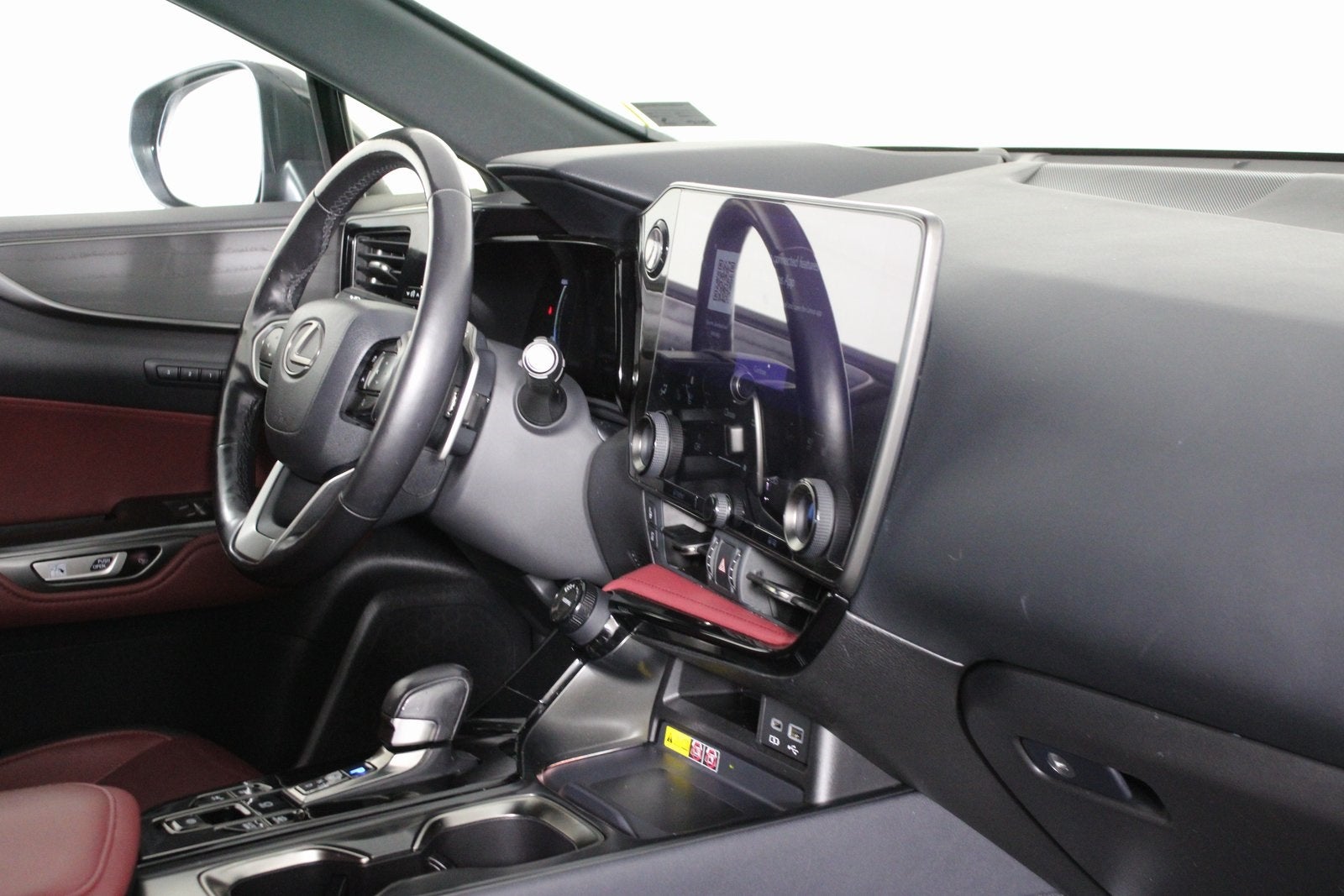 2022 Lexus NX 450h+ Luxury