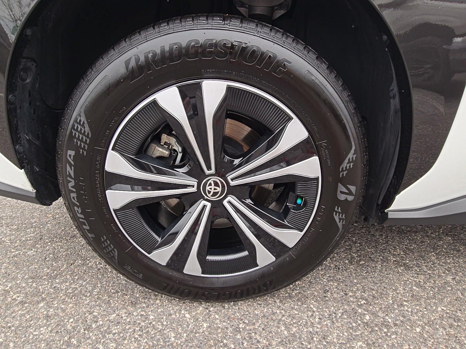 2024 Toyota bZ4X XLE