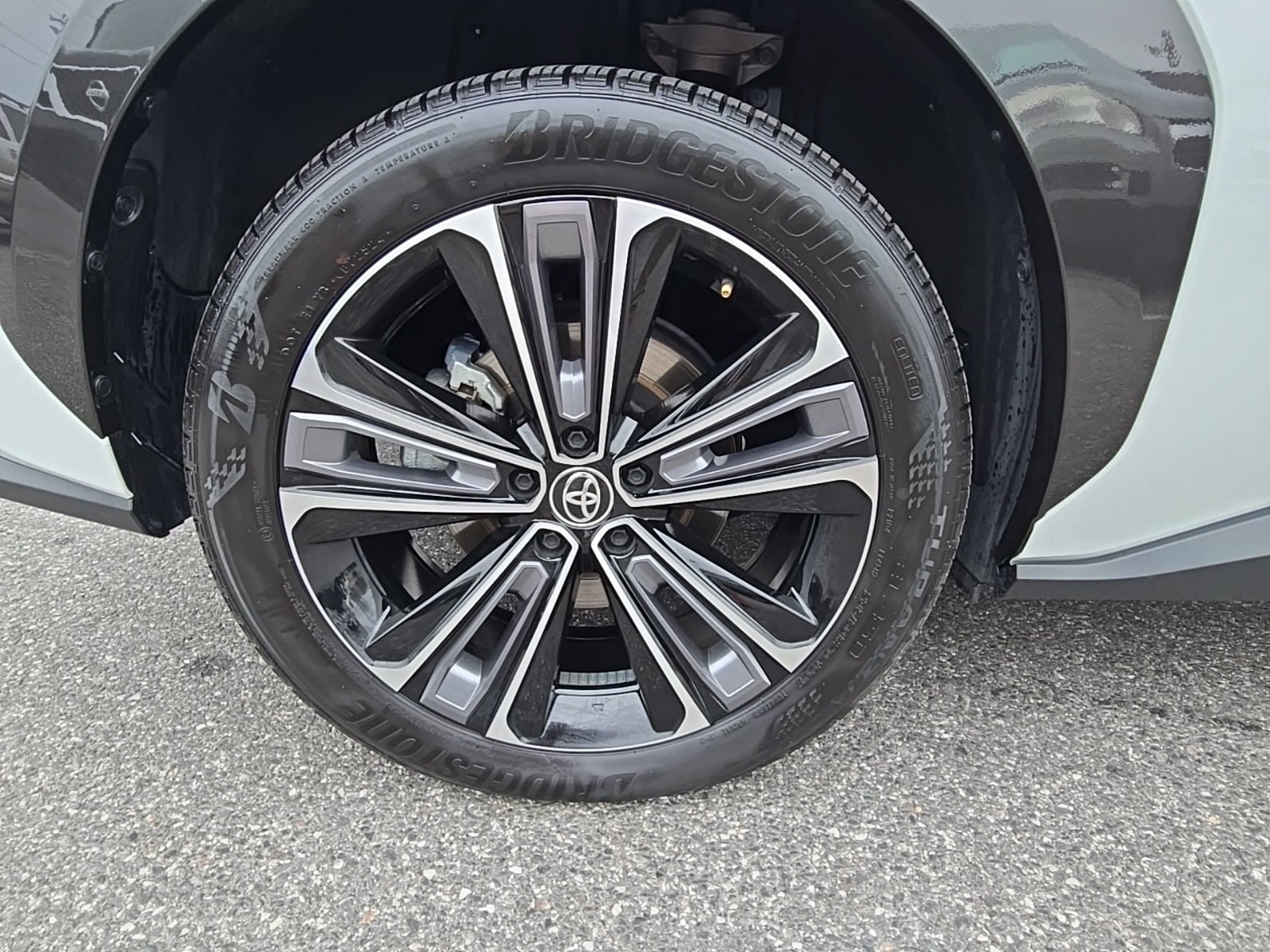 2024 Toyota bZ4X Limited