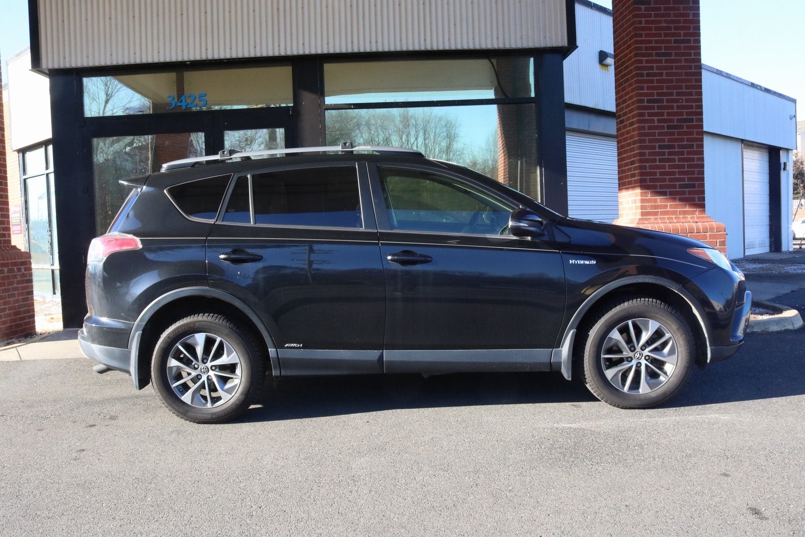 2017 Toyota RAV4 Hybrid XLE