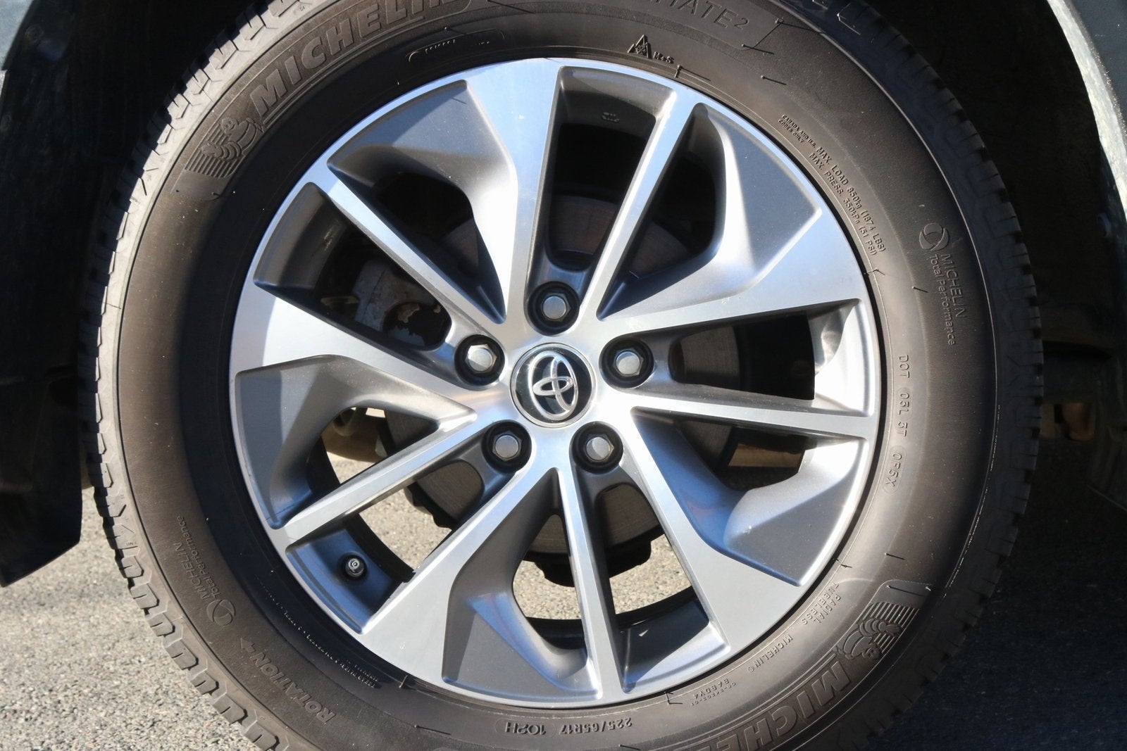 2017 Toyota RAV4 Hybrid XLE