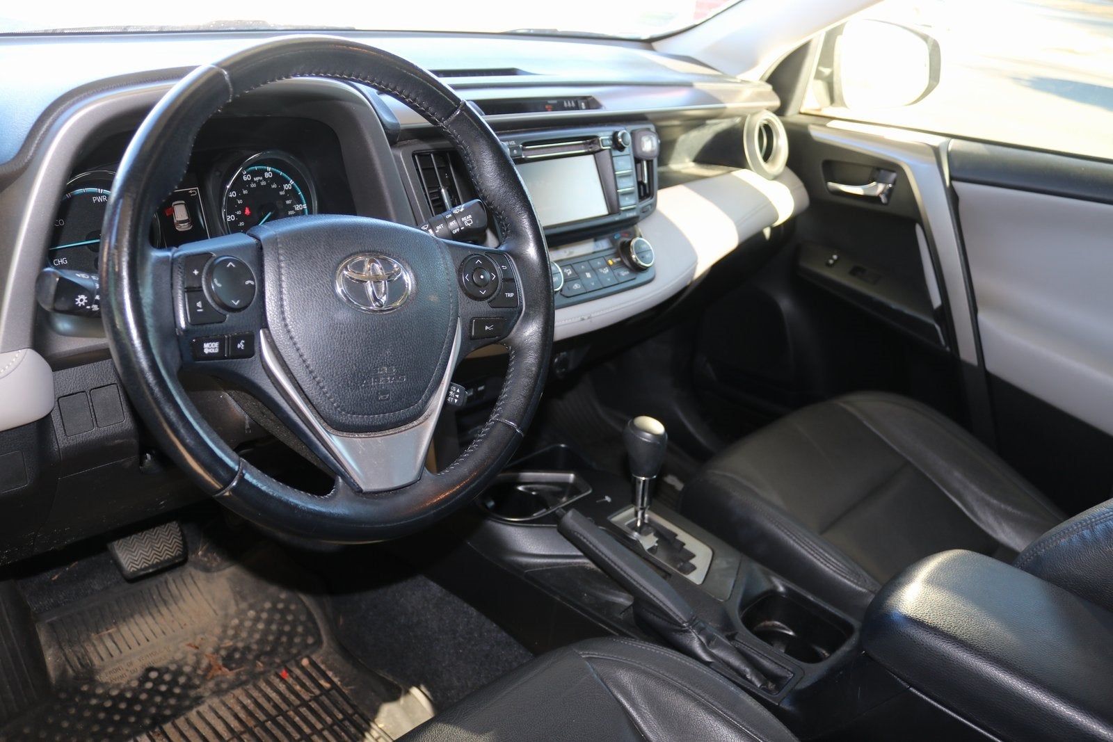 2017 Toyota RAV4 Hybrid XLE