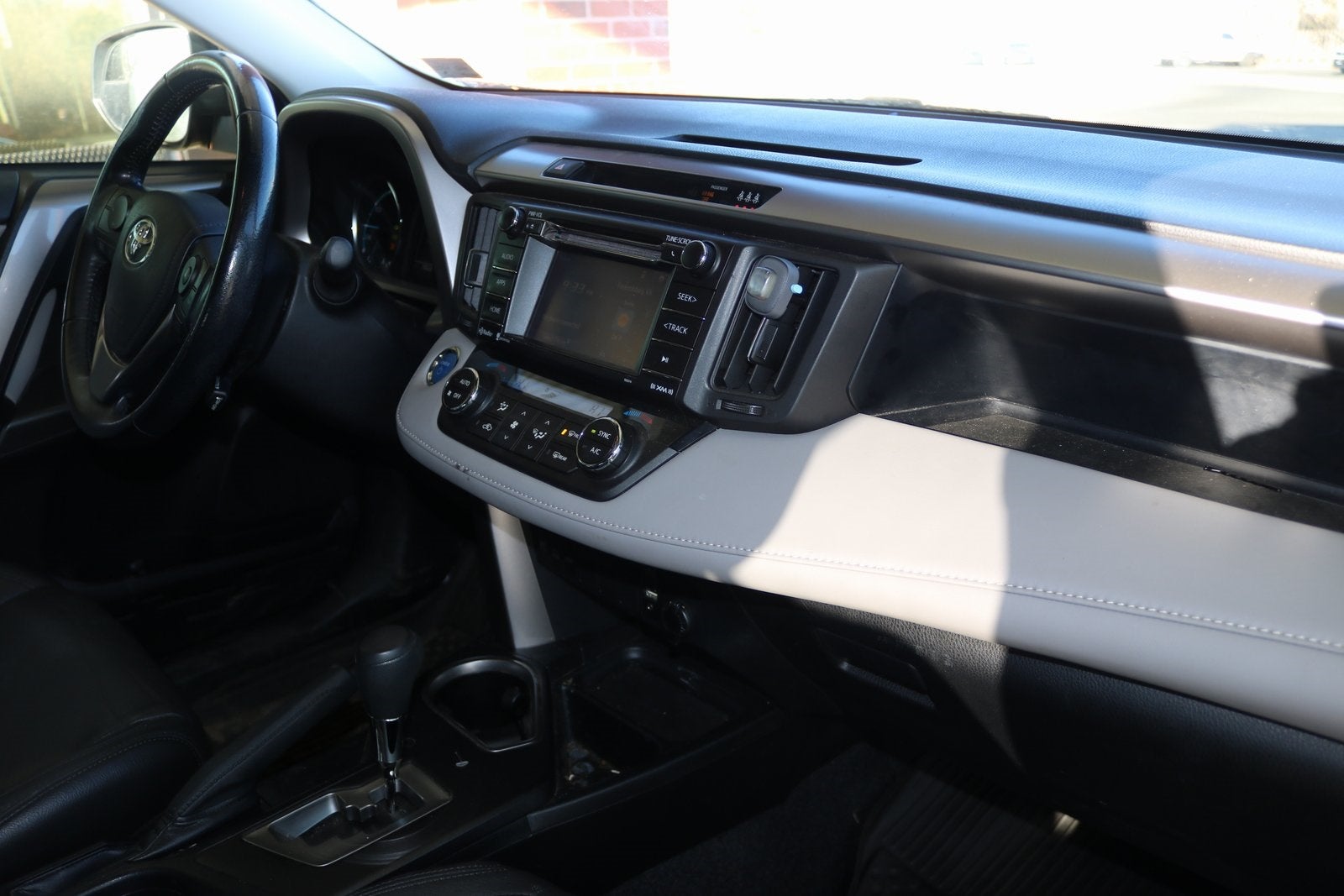 2017 Toyota RAV4 Hybrid XLE