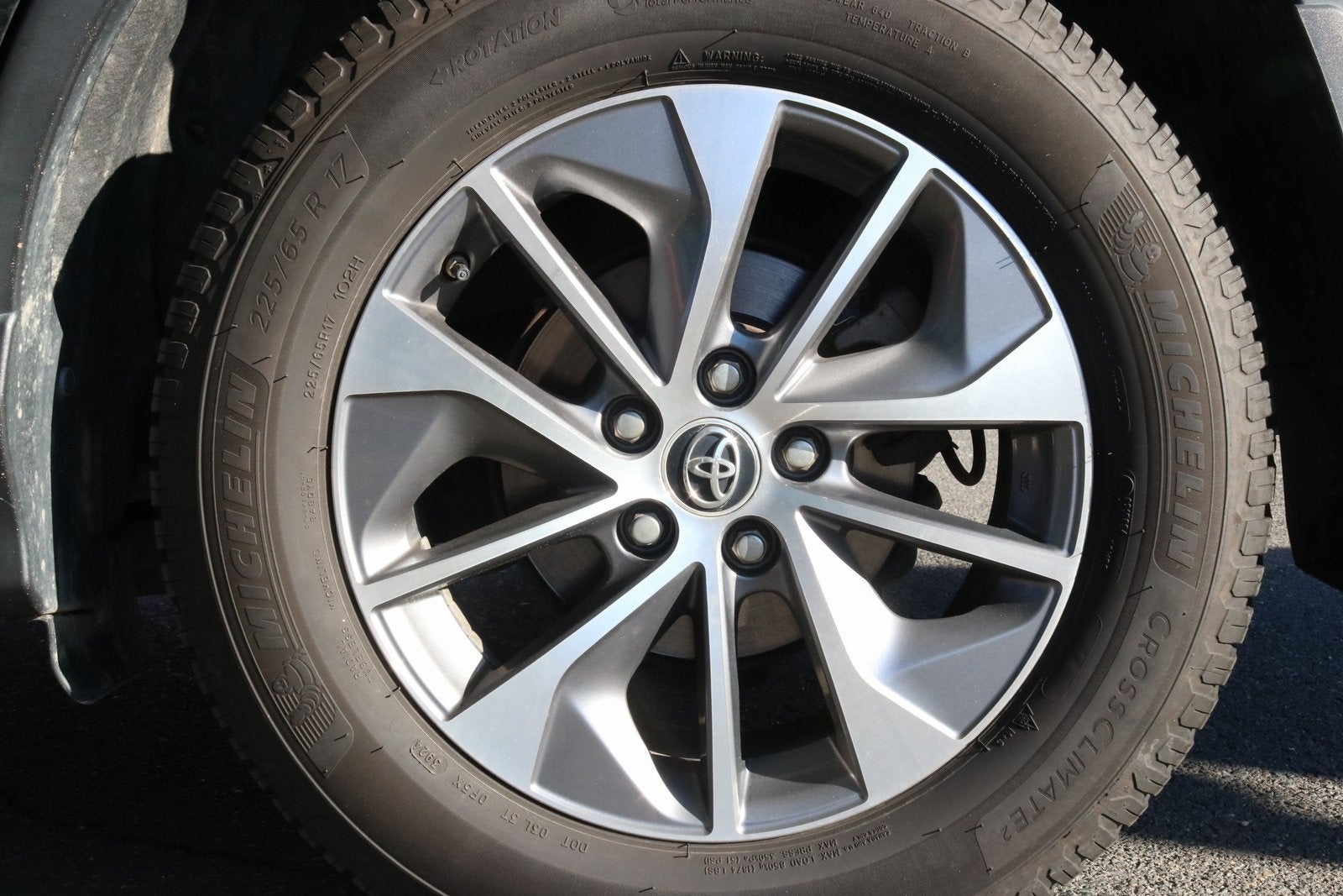 2017 Toyota RAV4 Hybrid XLE