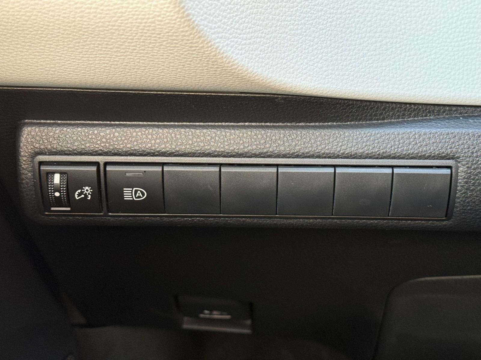 2025 Toyota Corolla Hatchback XSE