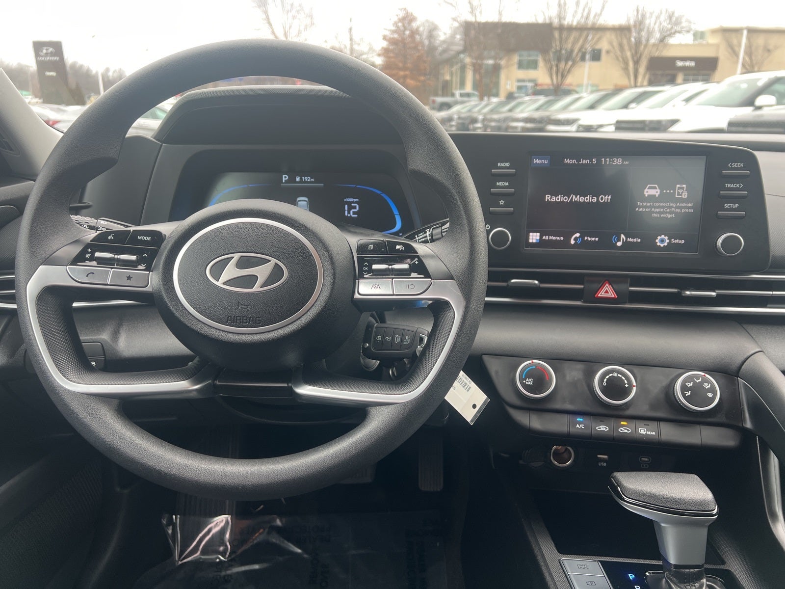 2025 Hyundai Elantra SE