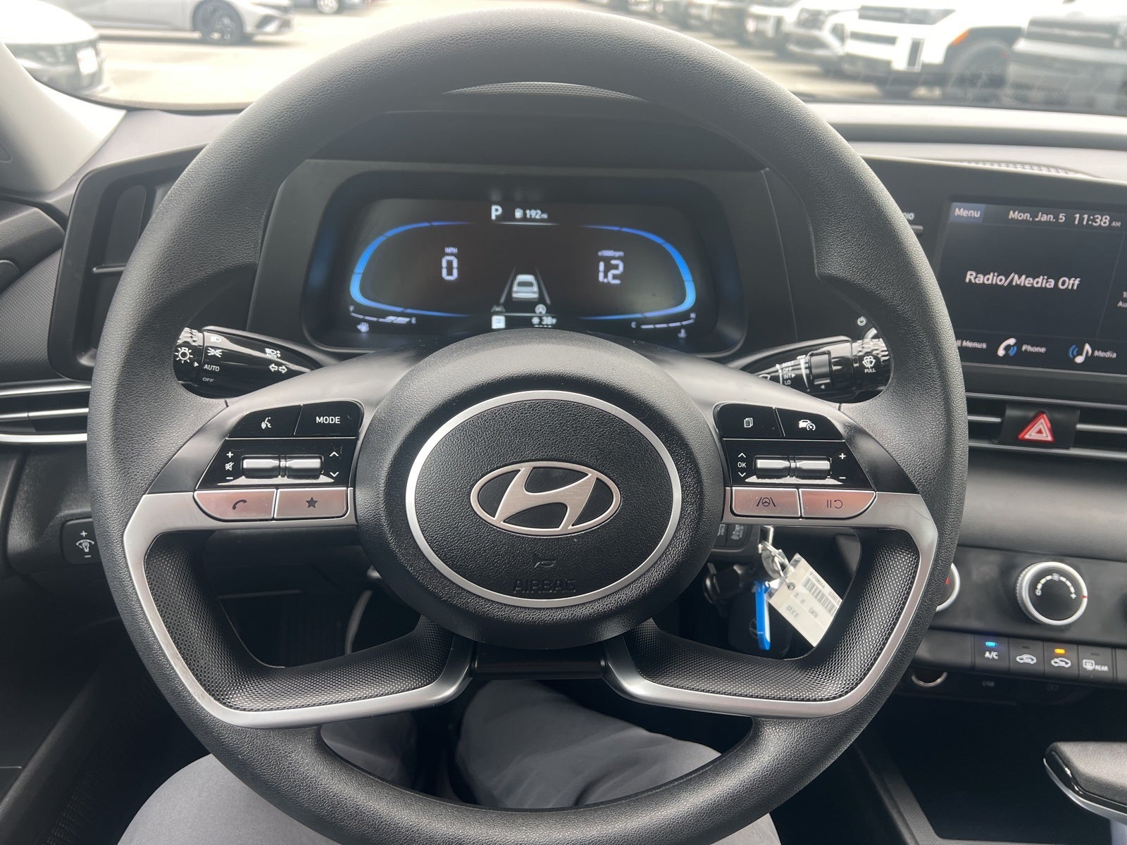 2025 Hyundai Elantra SE
