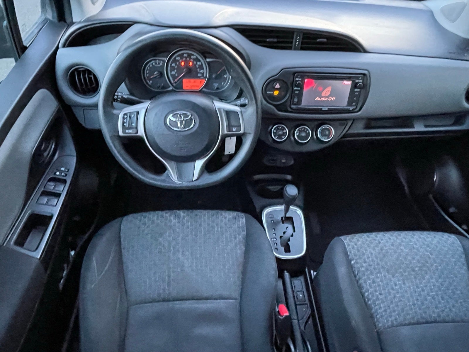 2017 Toyota Yaris L