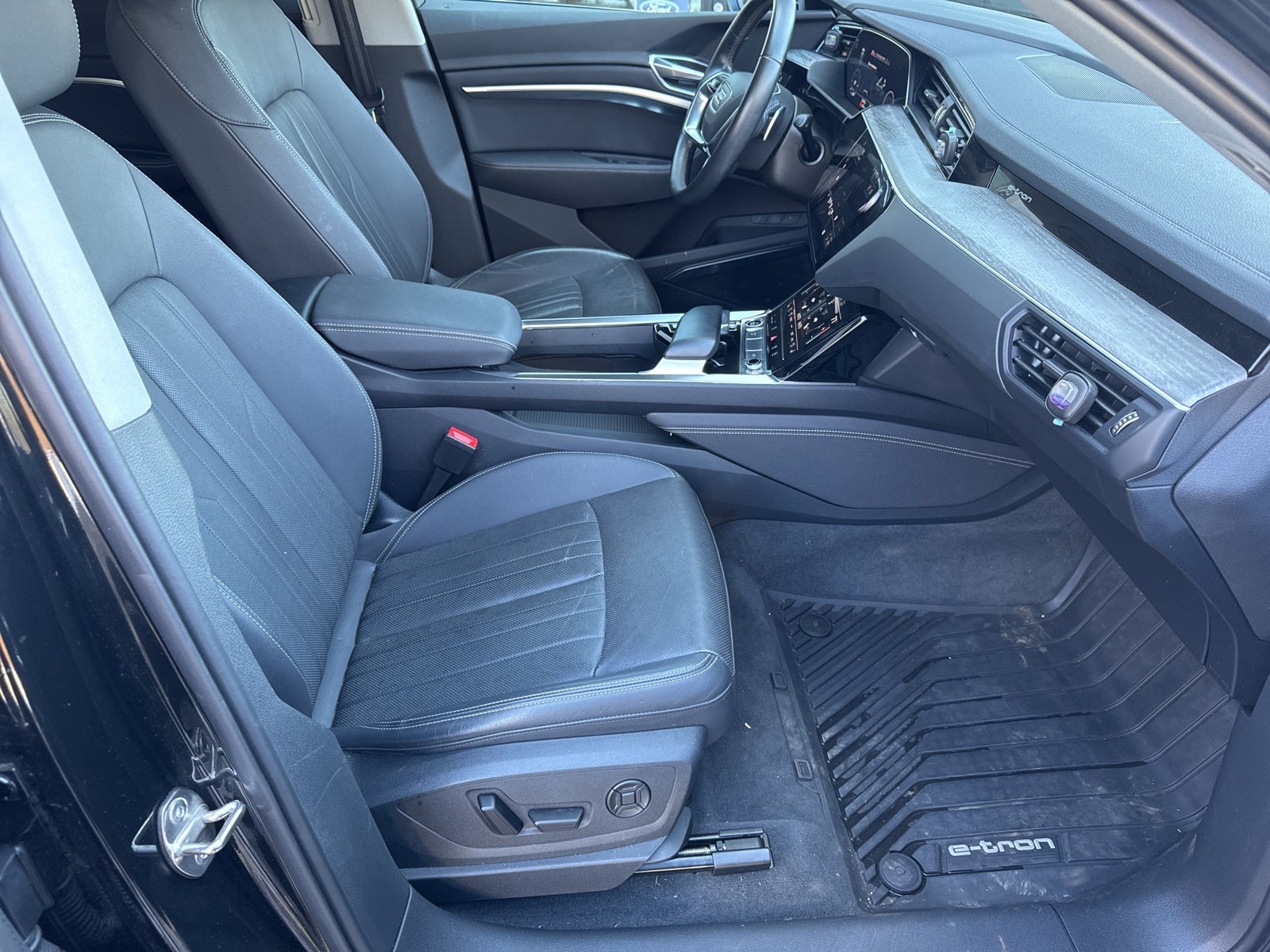 2022 Audi e-tron Premium Plus quattro