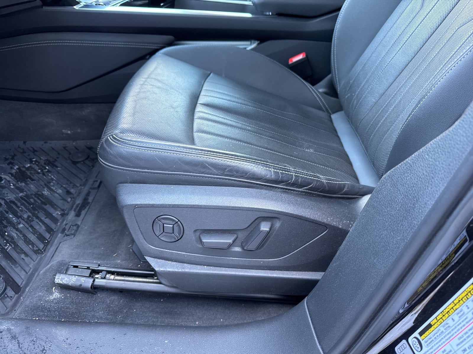 2022 Audi e-tron Premium Plus quattro