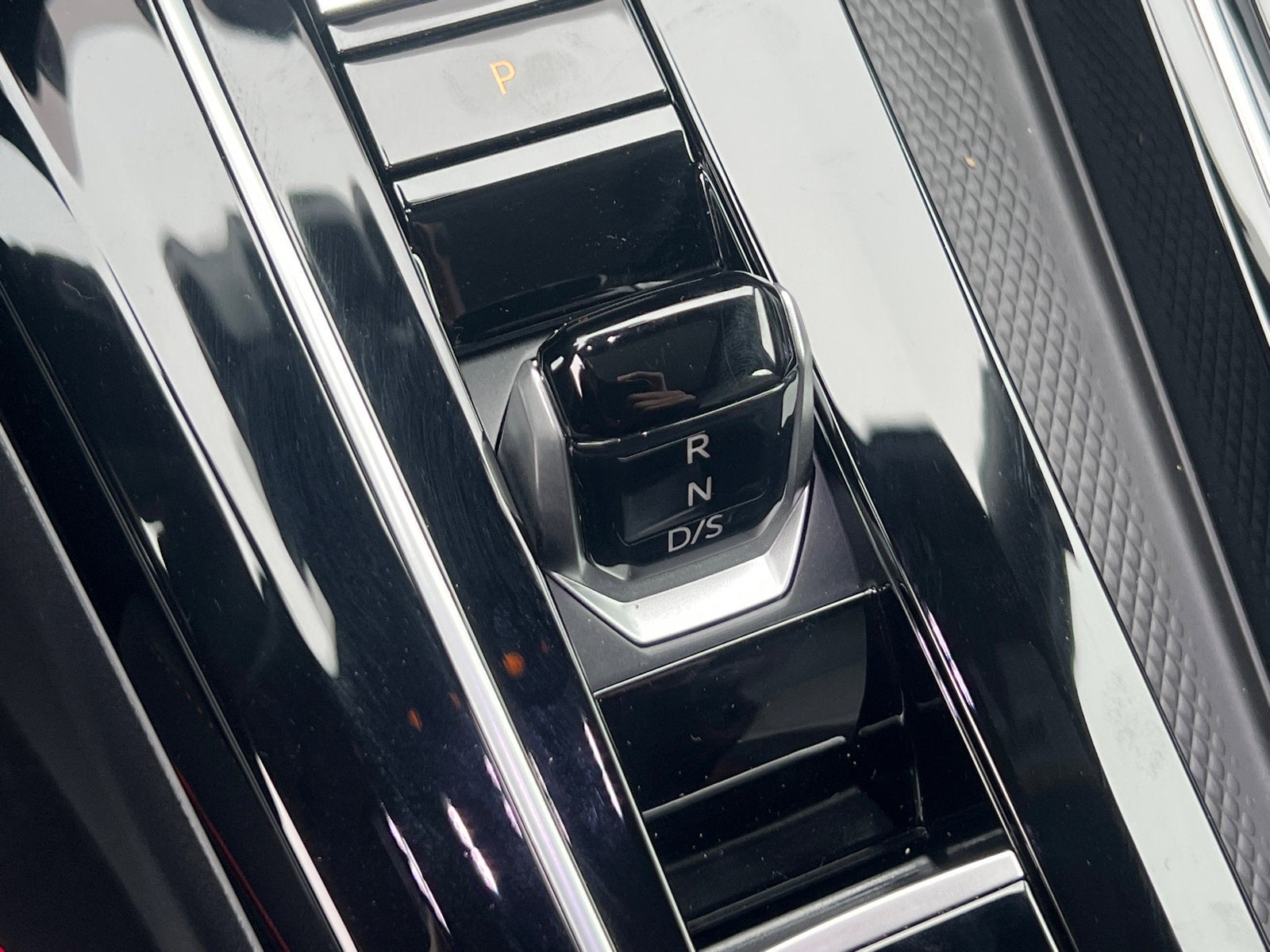 2025 Volkswagen Golf GTI 2.0T SE