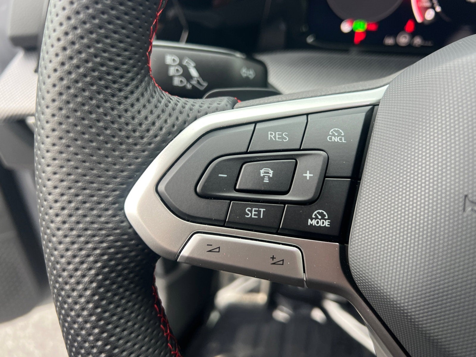 2025 Volkswagen Golf GTI 2.0T SE