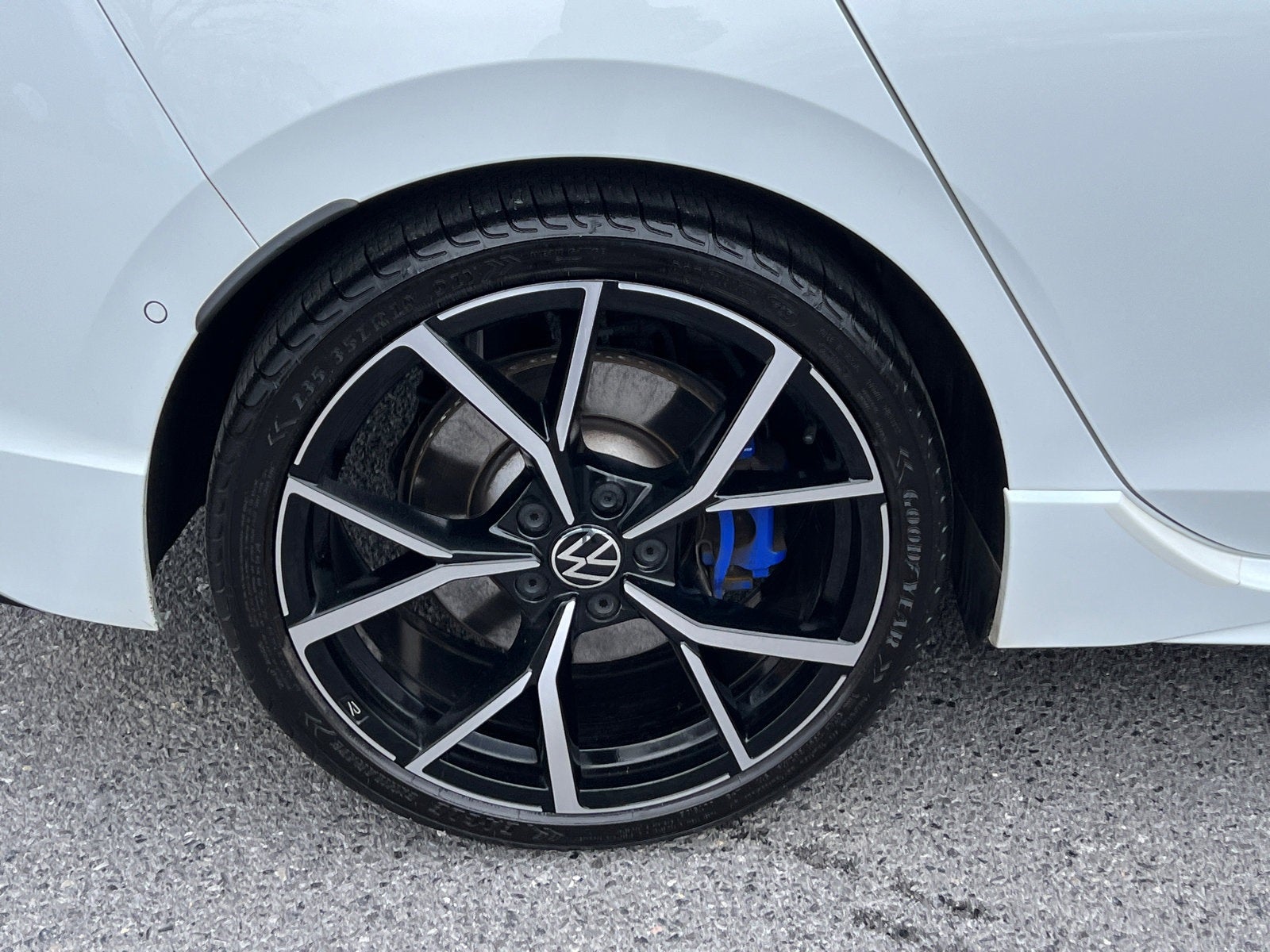 2023 Volkswagen Golf R 2.0T