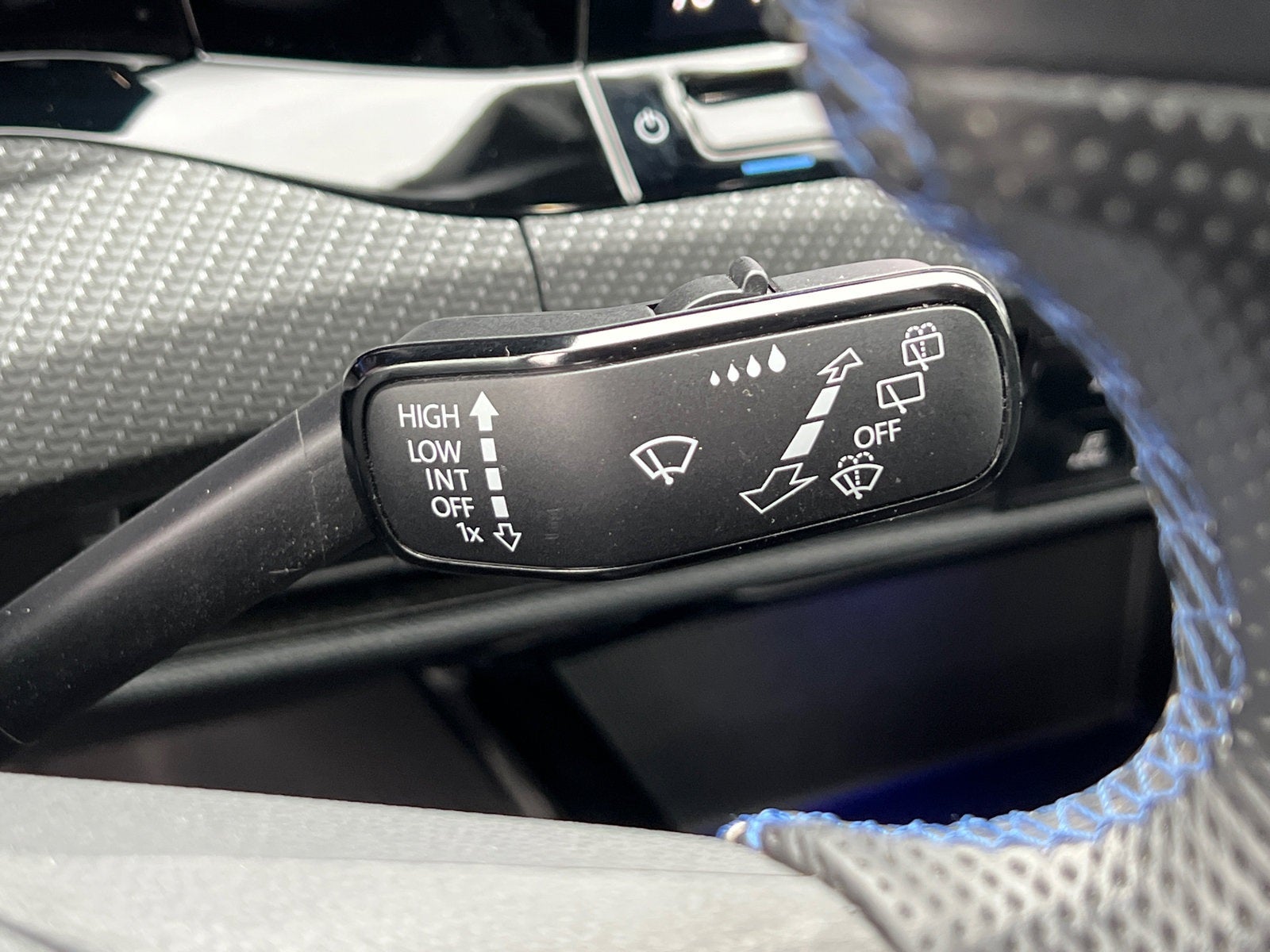 2023 Volkswagen Golf R 2.0T