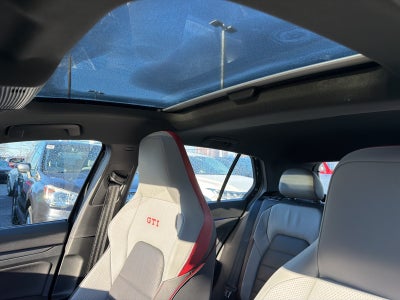 2024 Volkswagen Golf GTI Autobahn