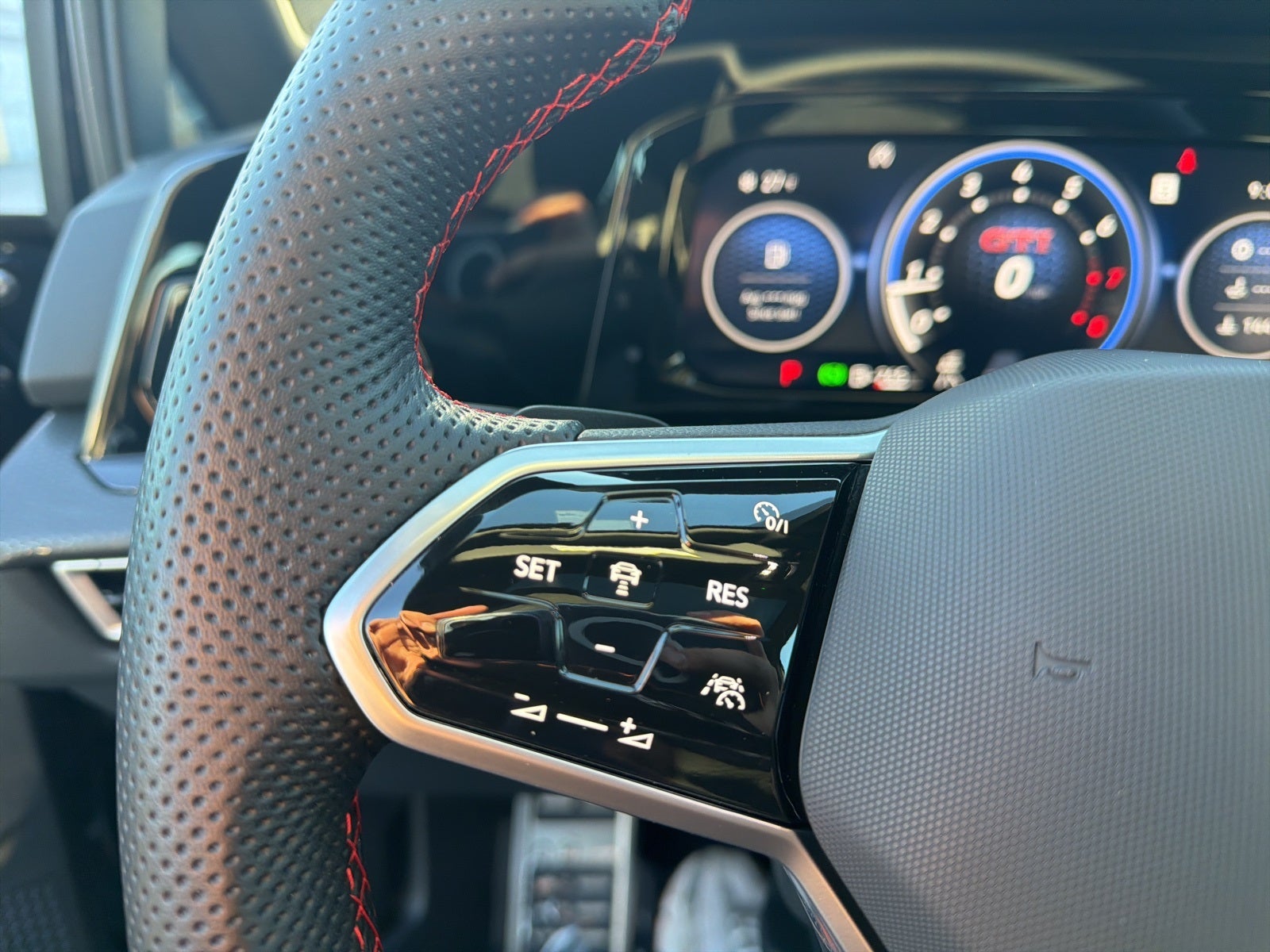 2024 Volkswagen Golf GTI Autobahn