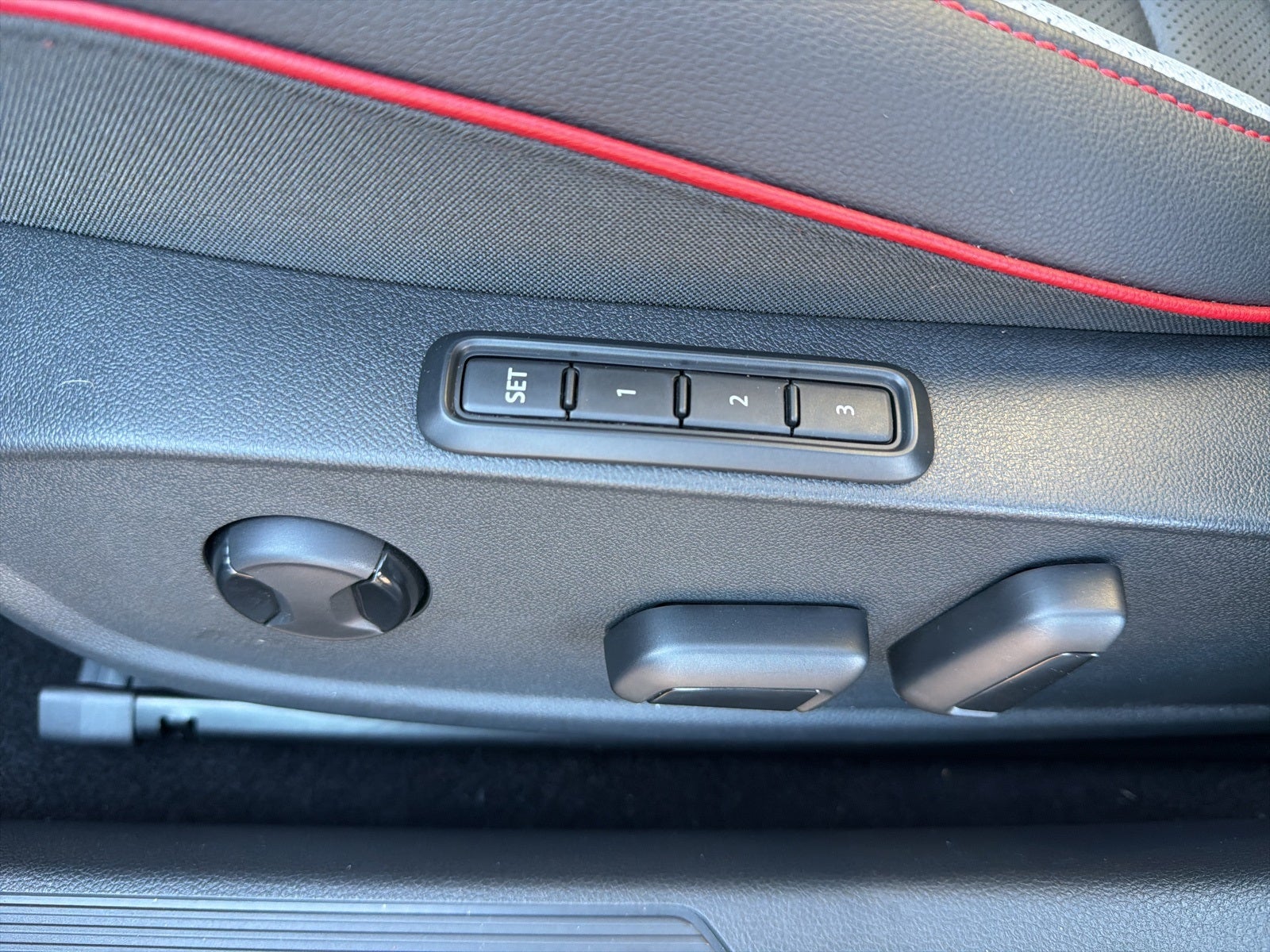 2024 Volkswagen Golf GTI Autobahn