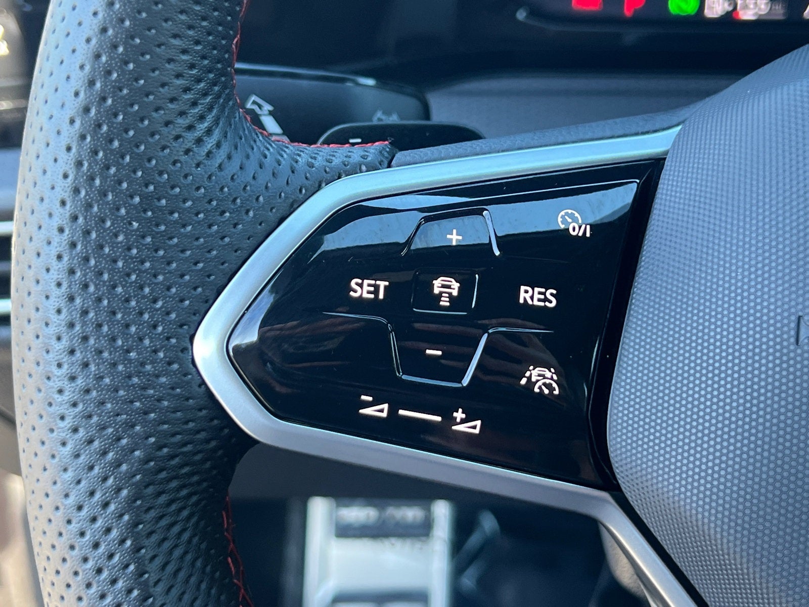 2024 Volkswagen Golf GTI Autobahn