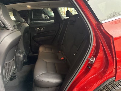 2021 Volvo XC60 T5 Momentum