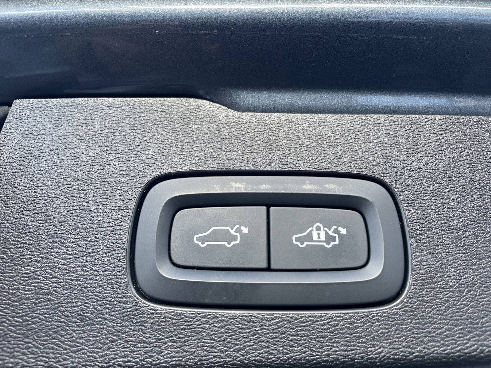 2020 Volvo V60 Cross Country T5