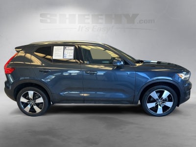 2021 Volvo XC40 Momentum