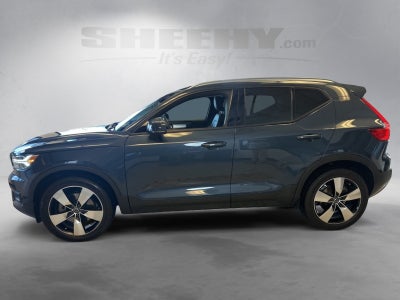 2021 Volvo XC40 Momentum