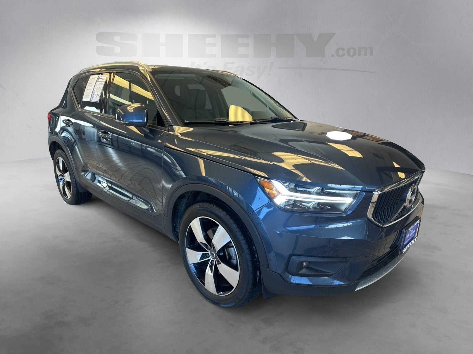 2021 Volvo XC40 Momentum