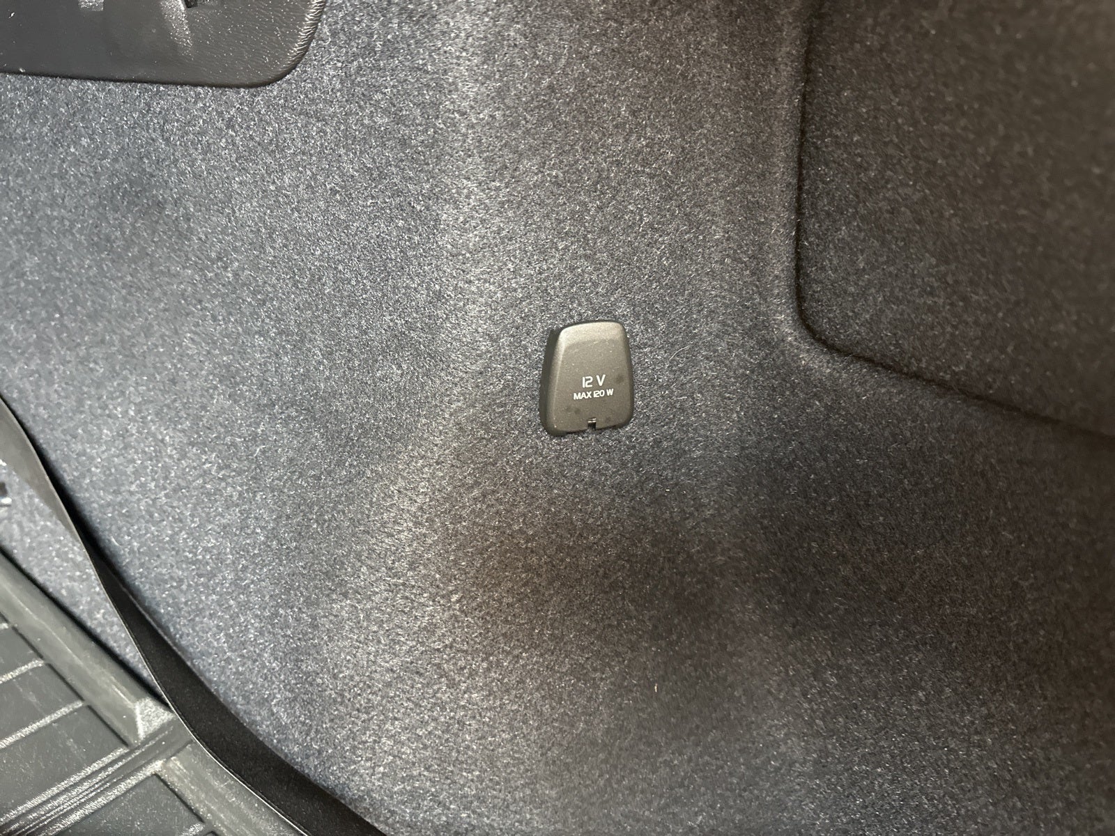 2021 Volvo XC40 Momentum