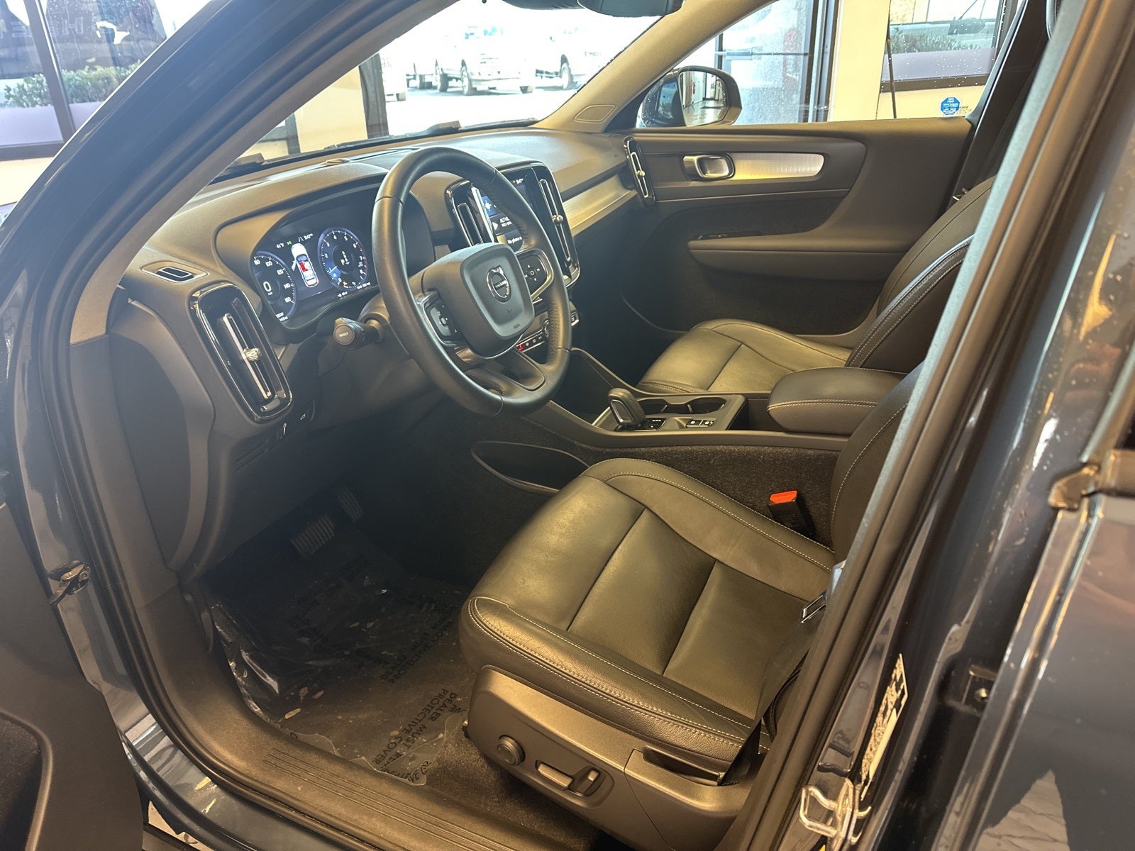 2021 Volvo XC40 Momentum