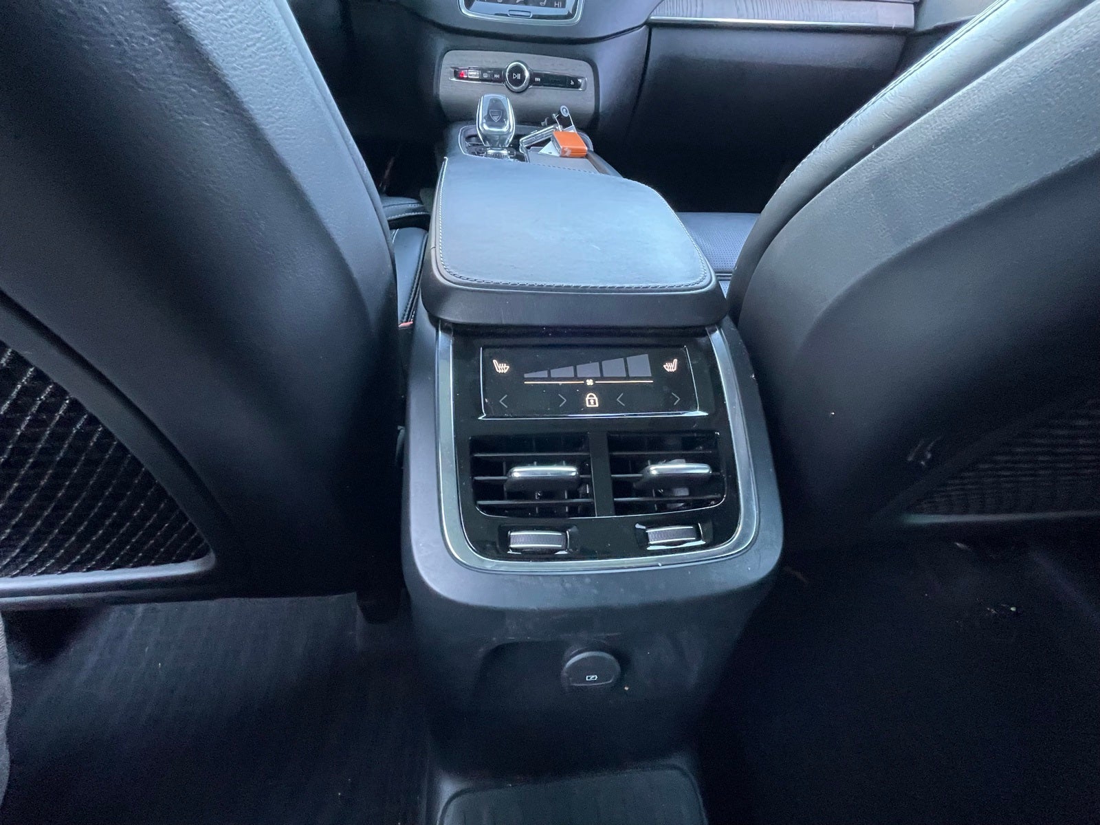 2021 Volvo XC90 Recharge Plug-In Hybrid T8 Inscription 7 Passenger