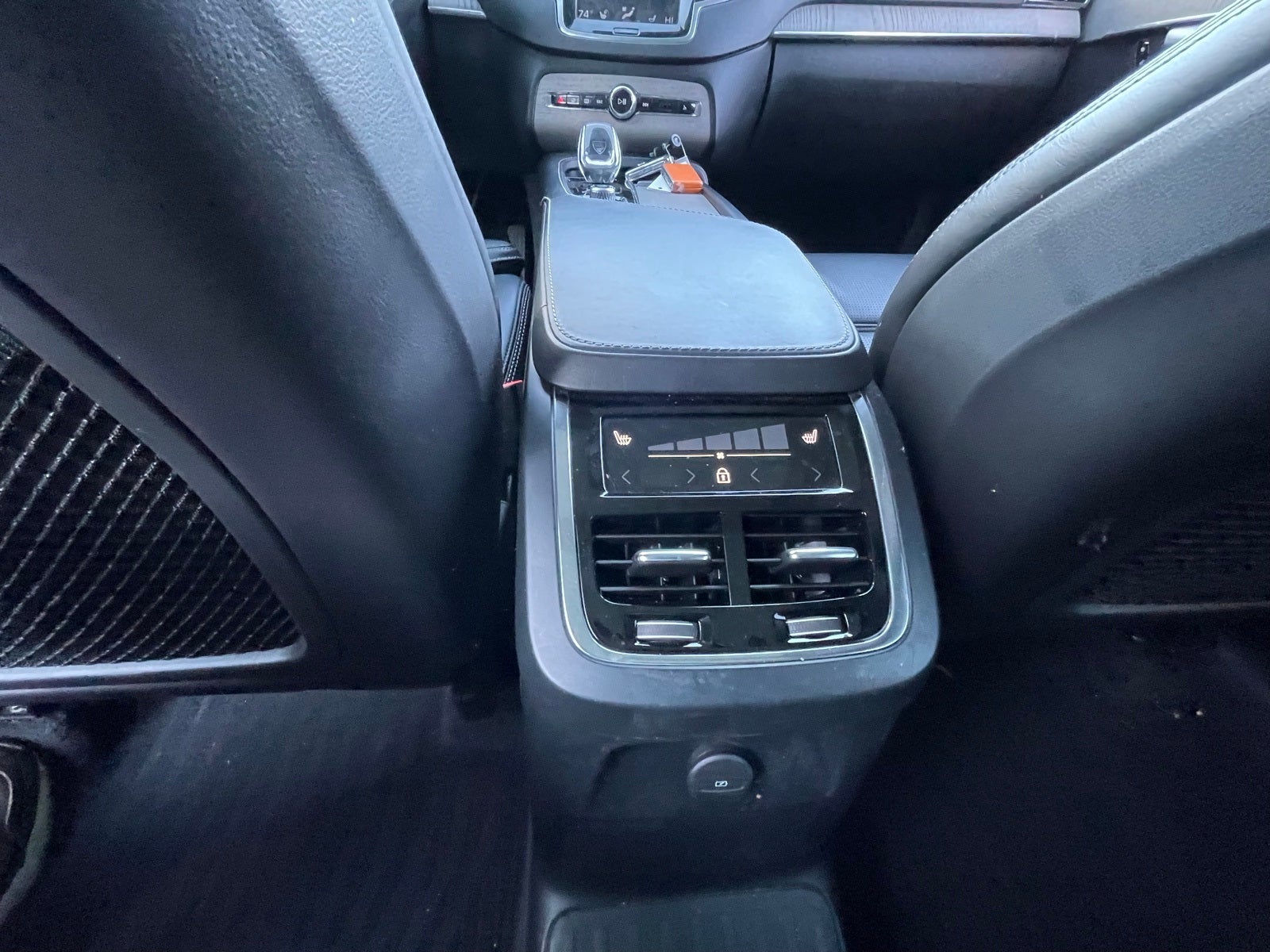 2021 Volvo XC90 Recharge Plug-In Hybrid T8 Inscription 7 Passenger