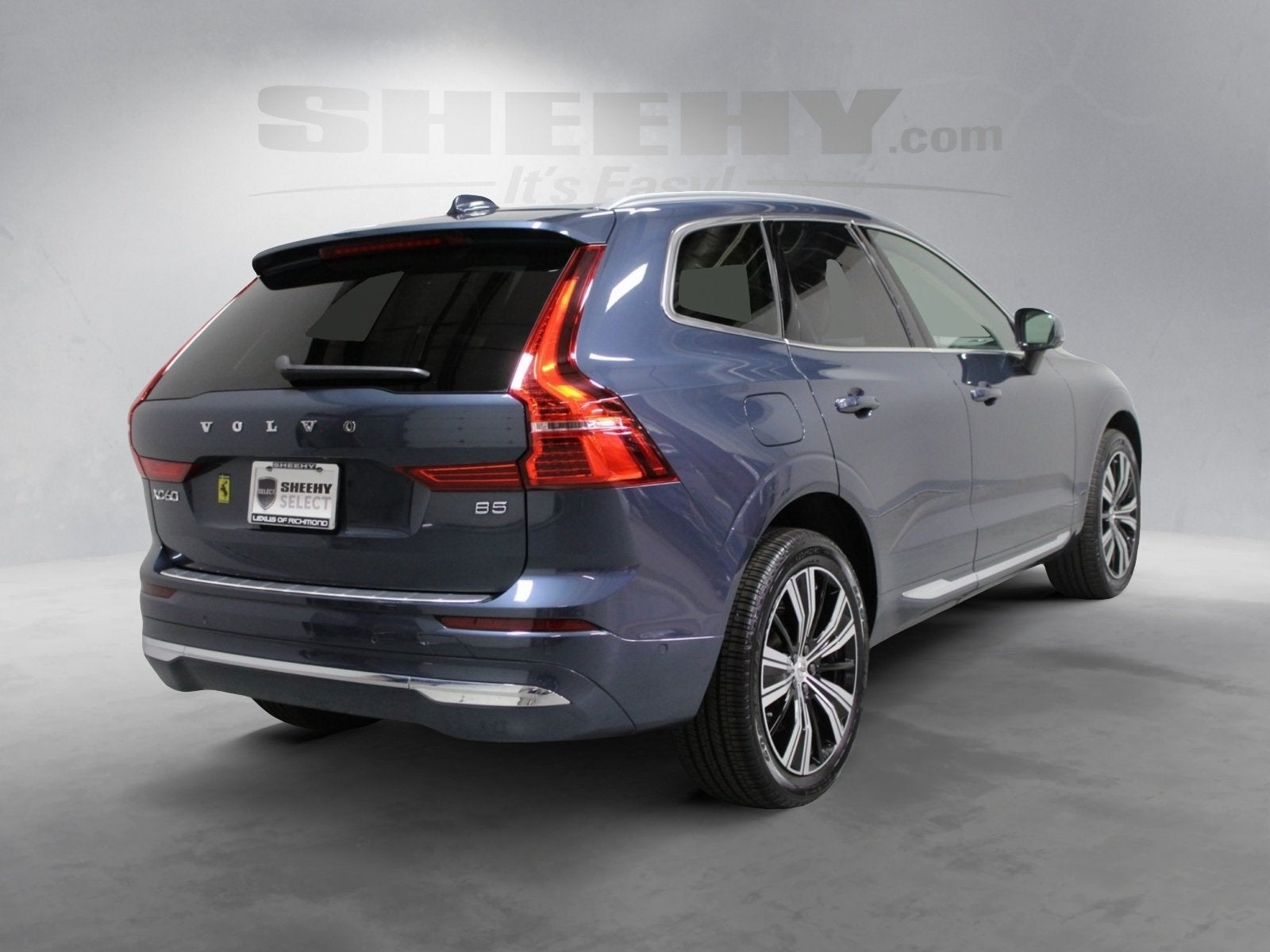 2023 Volvo XC60 B5 Plus Bright Theme