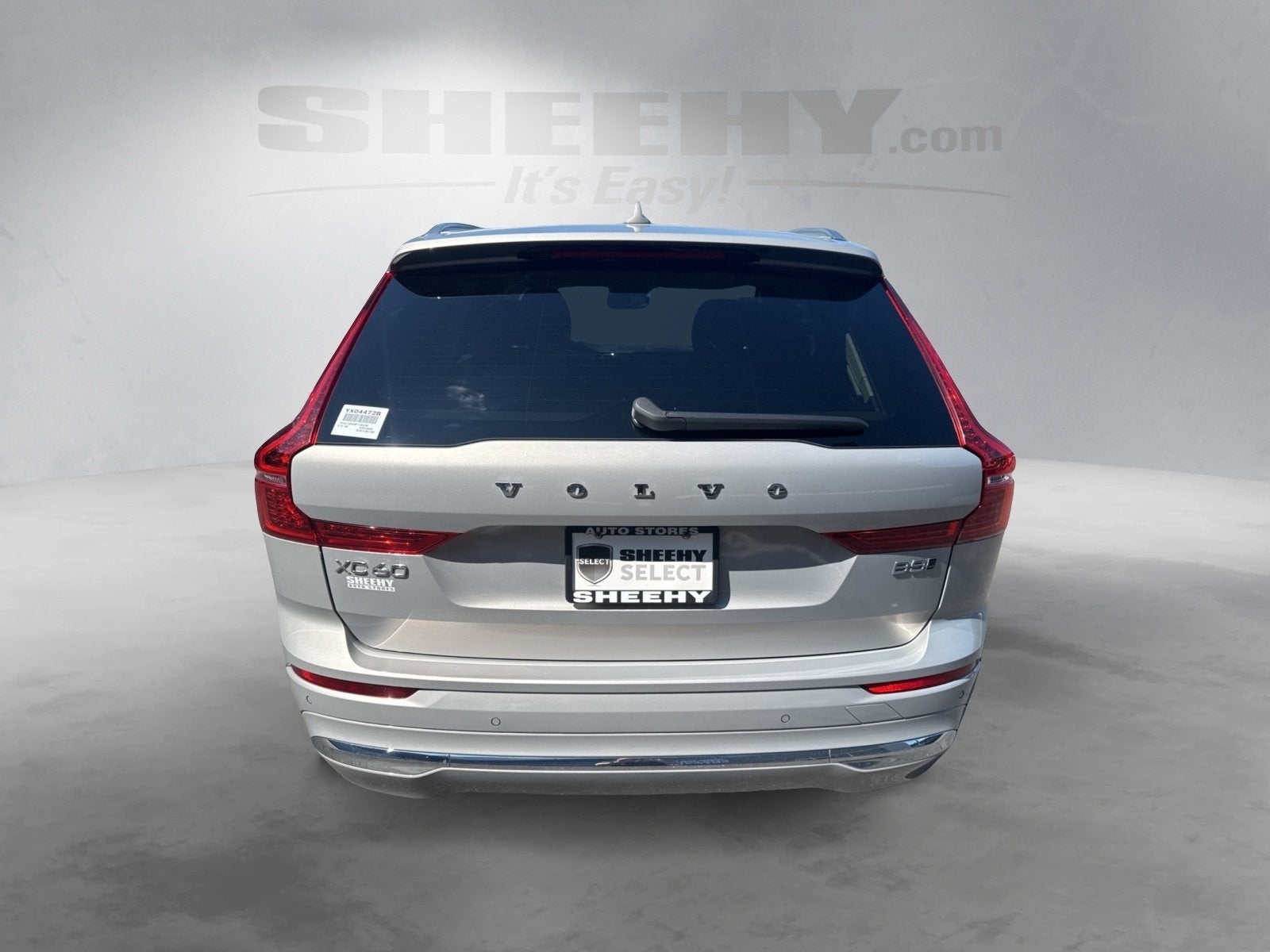 2023 Volvo XC60 B5 Ultimate Bright Theme