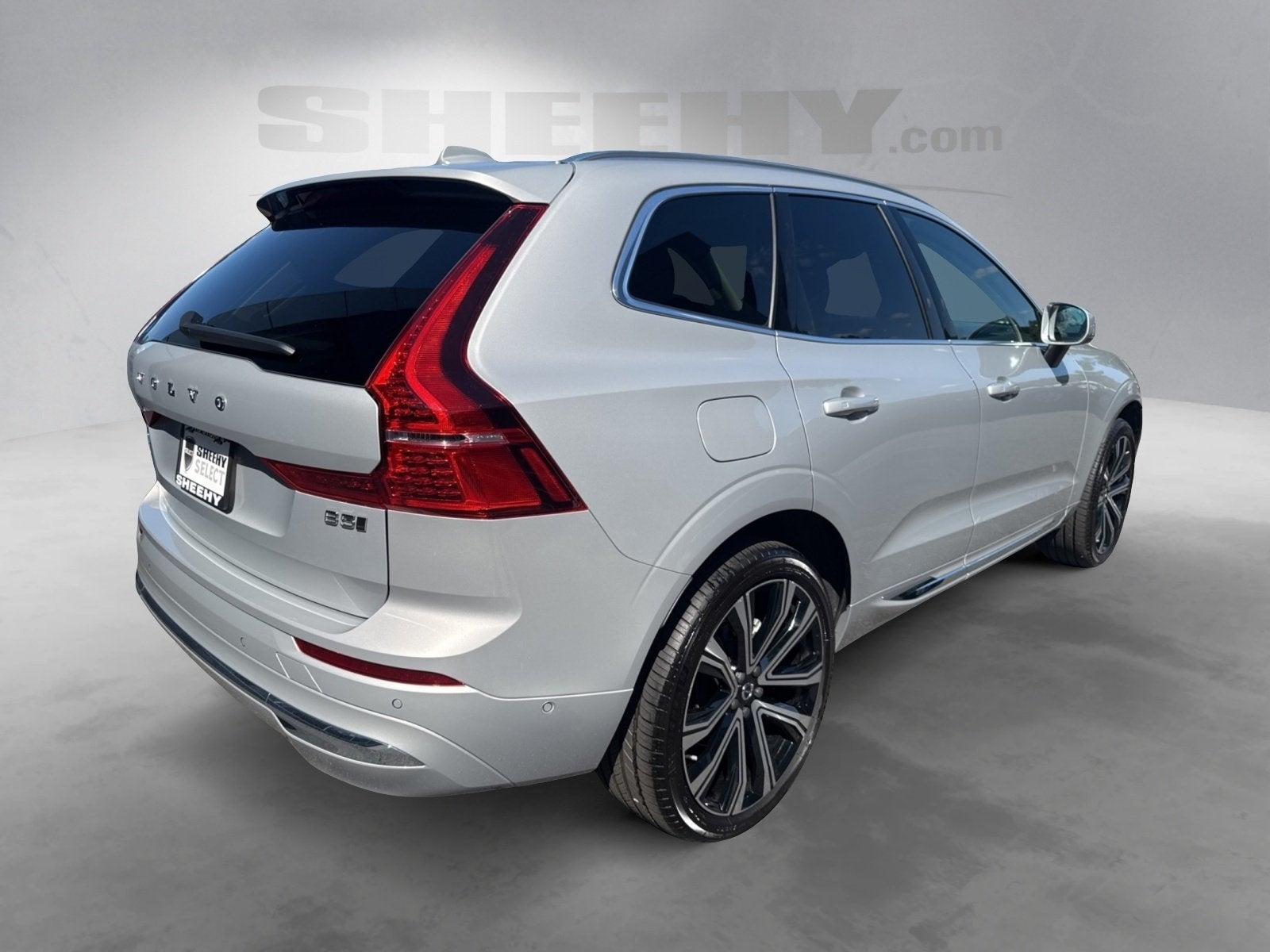 2023 Volvo XC60 B5 Ultimate Bright Theme