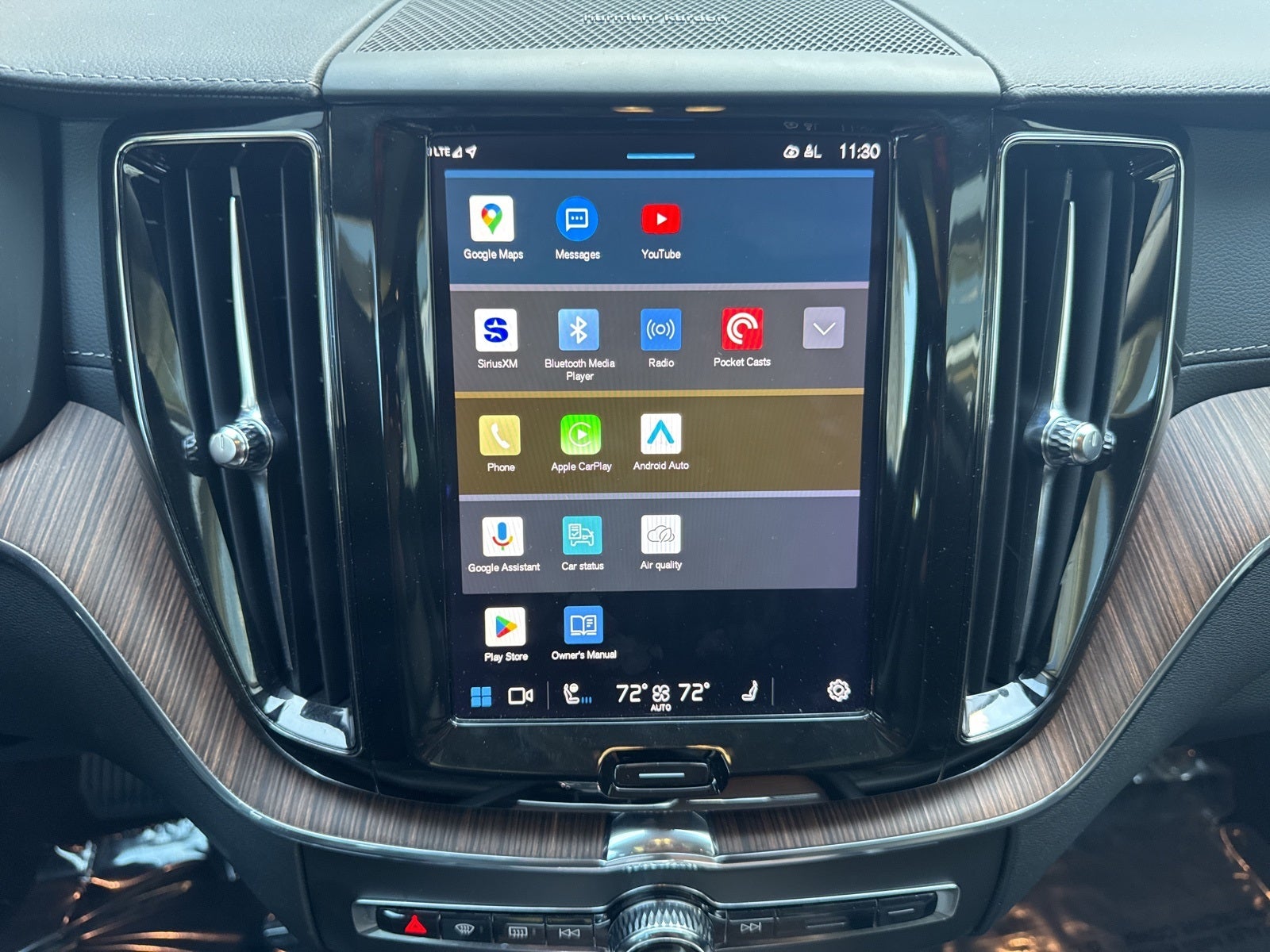 2023 Volvo XC60 B5 Ultimate Bright Theme