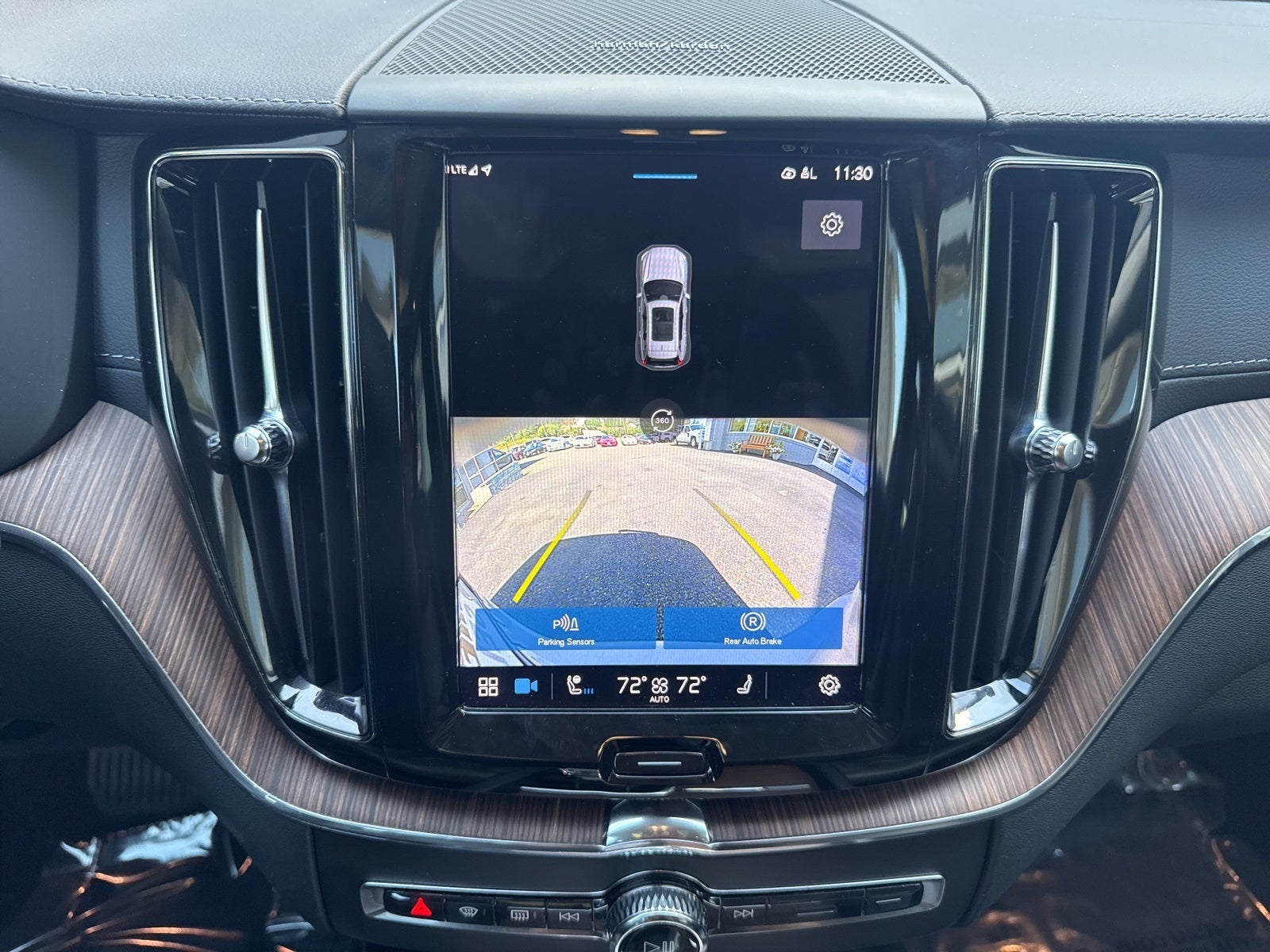 2023 Volvo XC60 B5 Ultimate Bright Theme