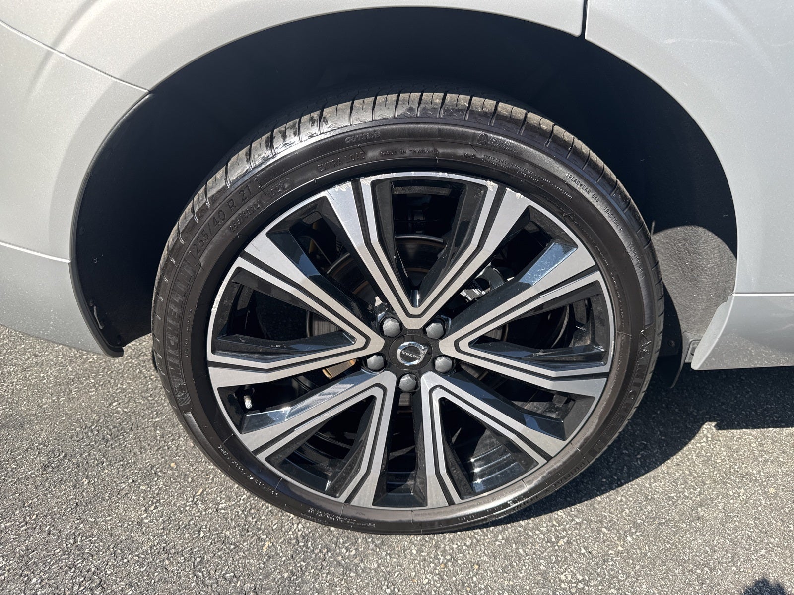 2023 Volvo XC60 B5 Ultimate Bright Theme