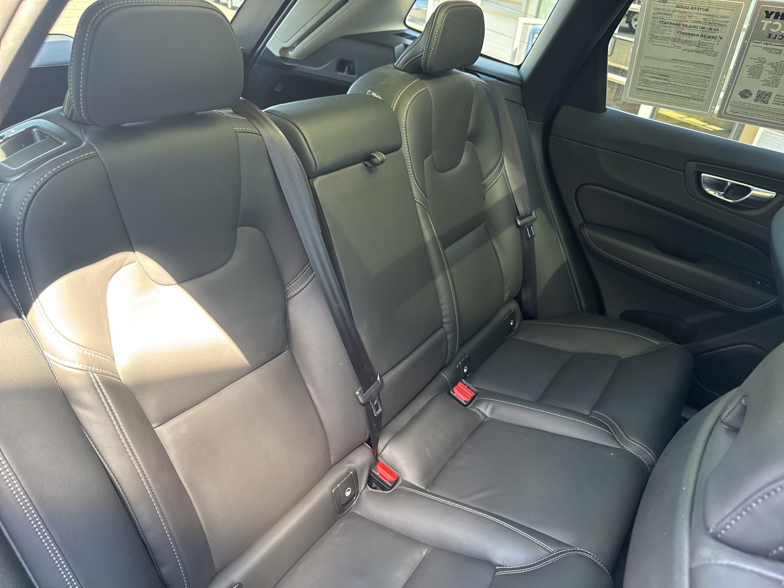 2023 Volvo XC60 B5 Ultimate Bright Theme