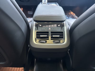2023 Volvo XC60 B5 Ultimate Bright Theme