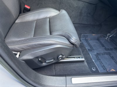 2023 Volvo XC60 B5 Ultimate Bright Theme