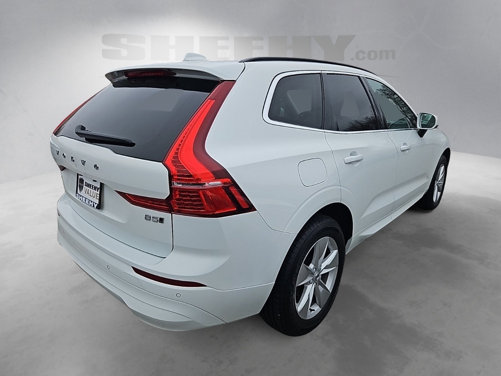 2022 Volvo XC60 B5 Momentum hybrid