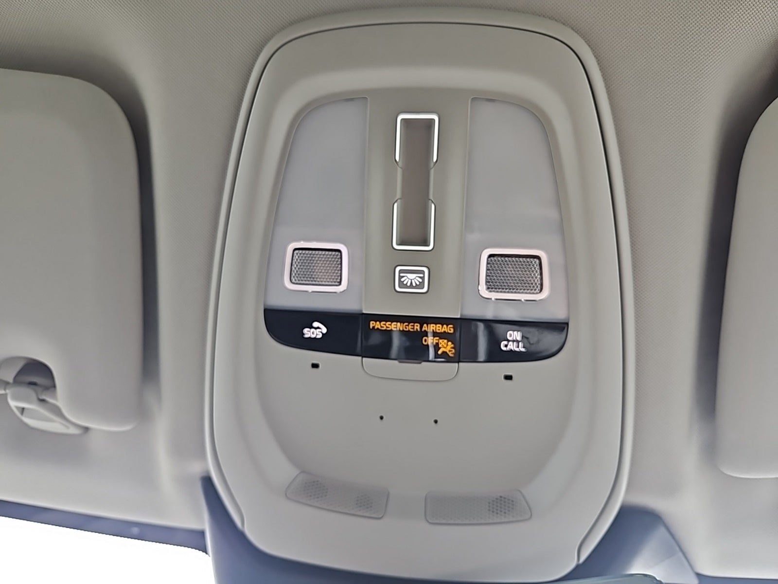 2022 Volvo XC60 B5 Momentum hybrid