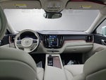 2022 Volvo XC60 B5 Momentum hybrid
