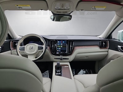 2022 Volvo XC60 B5 Momentum hybrid