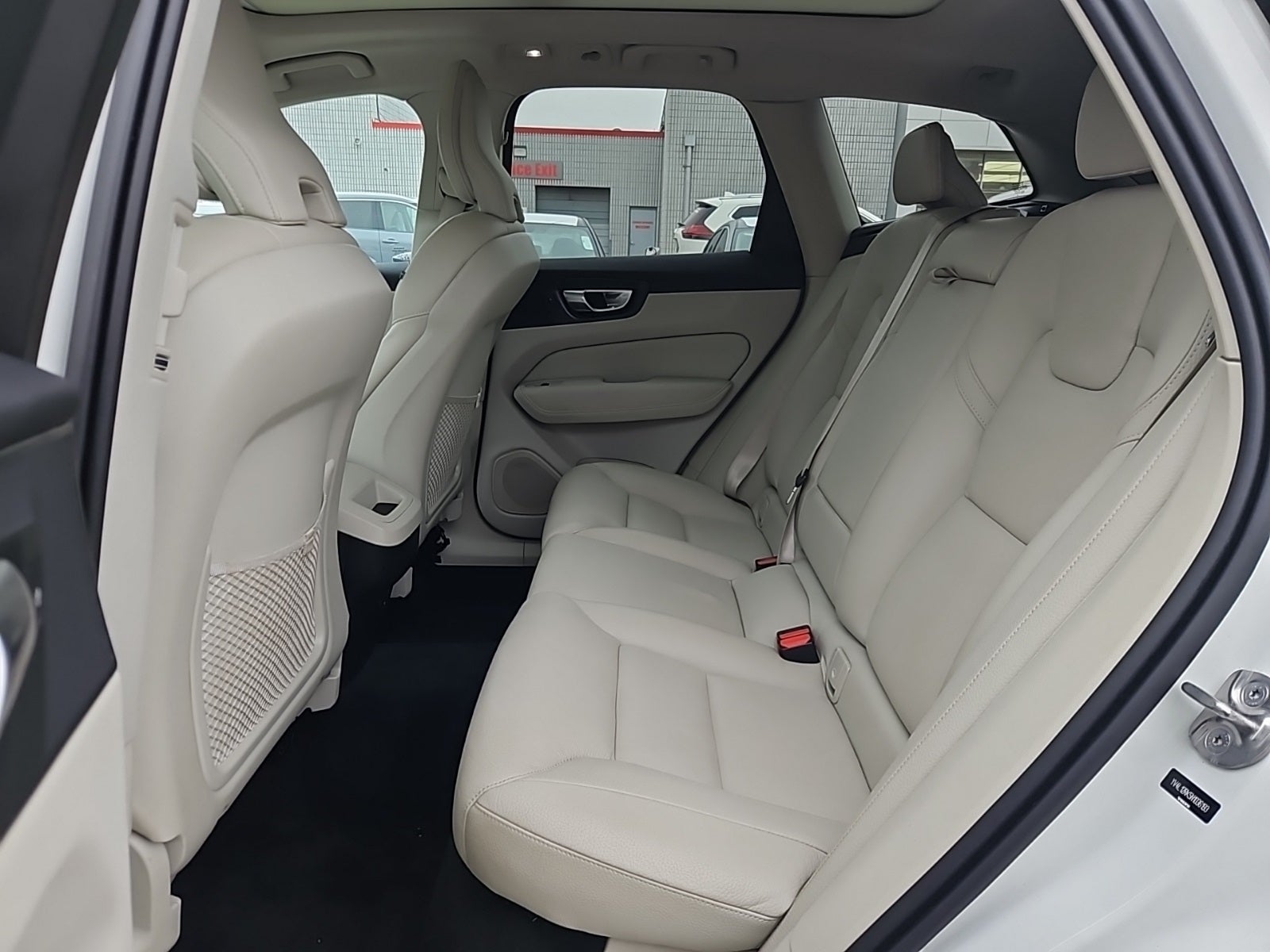 2022 Volvo XC60 B5 Momentum hybrid