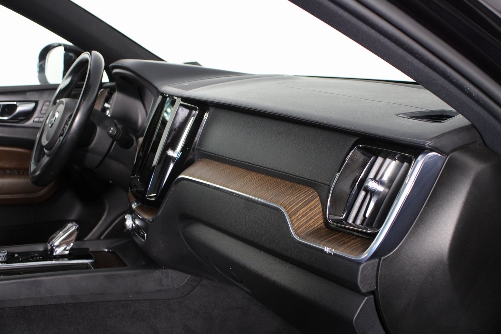 2022 Volvo XC60 B5 Inscription